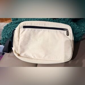 Thirty One Classic Sling Bag crossbody cream black NWOT